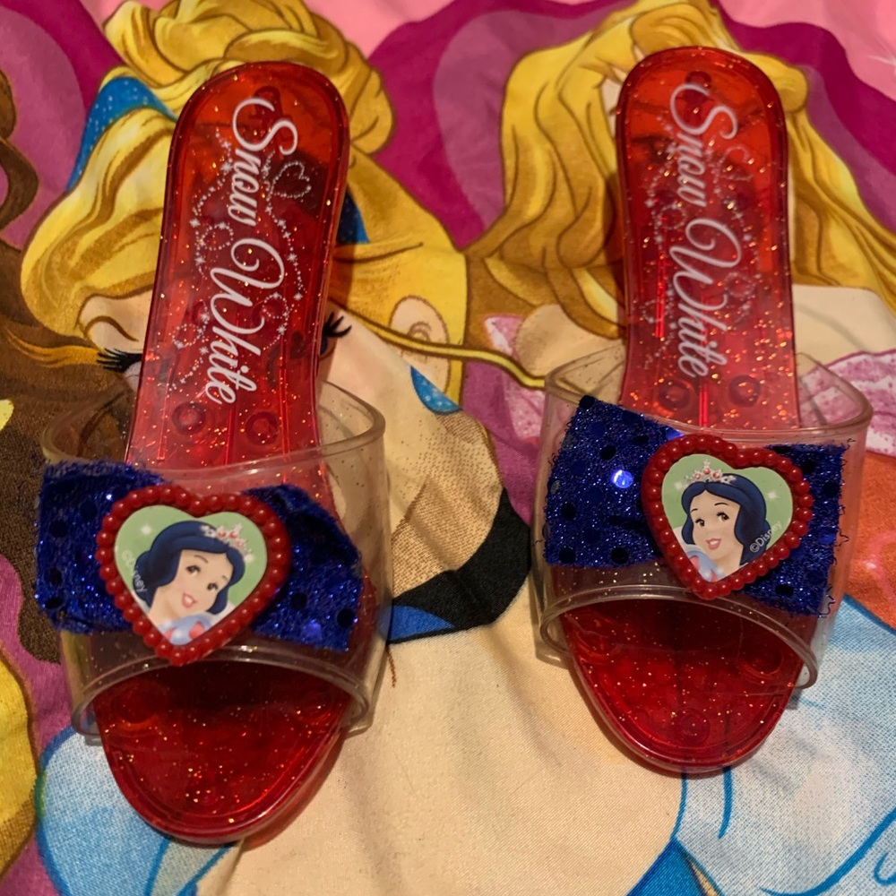 Snow White Dress up heels